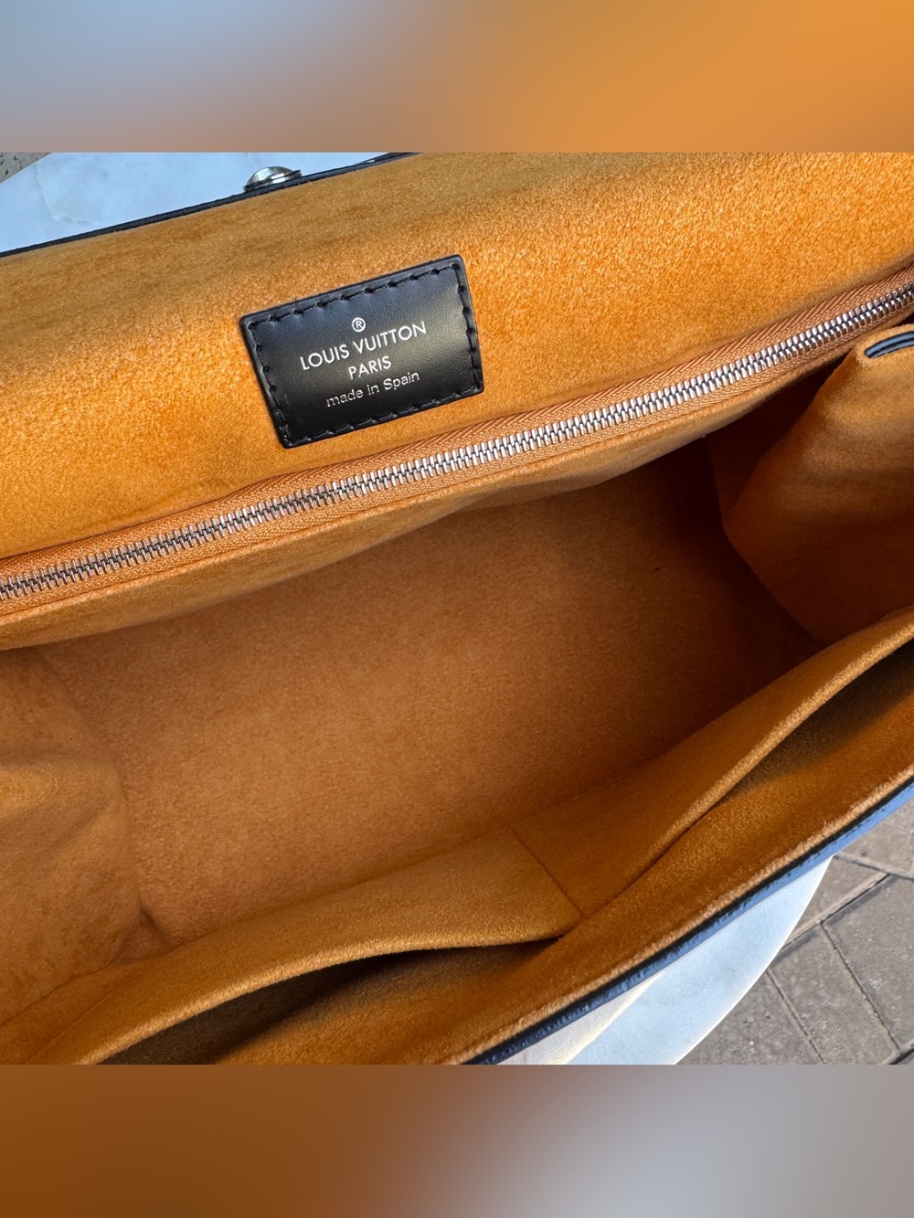 Louis Vuitton Epi Leather Grenelle MM Shoulder Bag - Picture 15 of 15